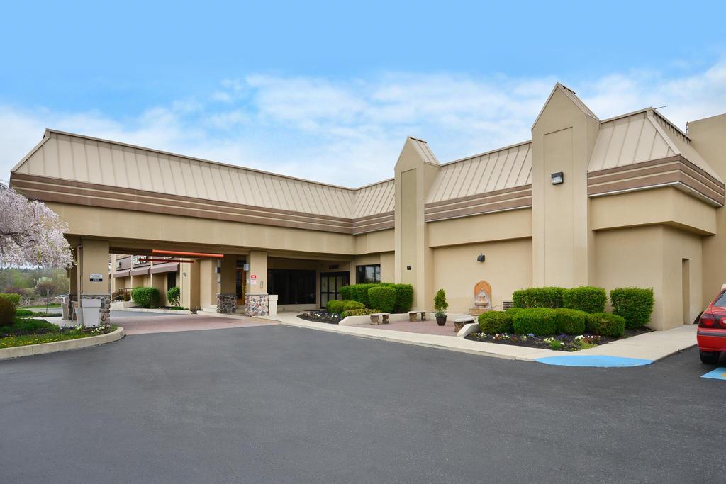 Clarion Hotel And Conference Center Harrisburg West New Cumberland Exterior foto