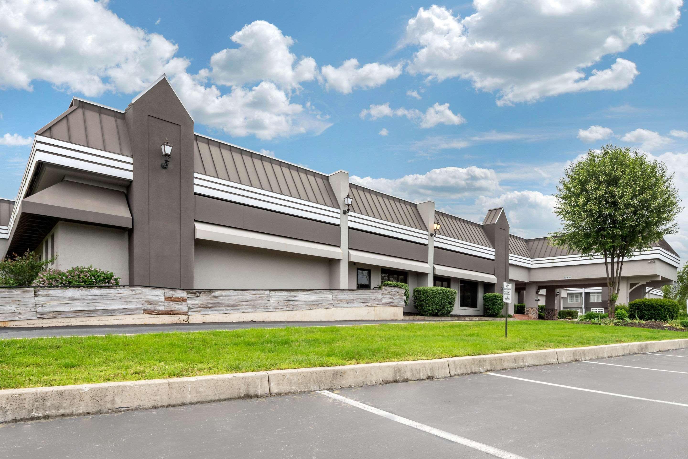 Clarion Hotel And Conference Center Harrisburg West New Cumberland Exterior foto
